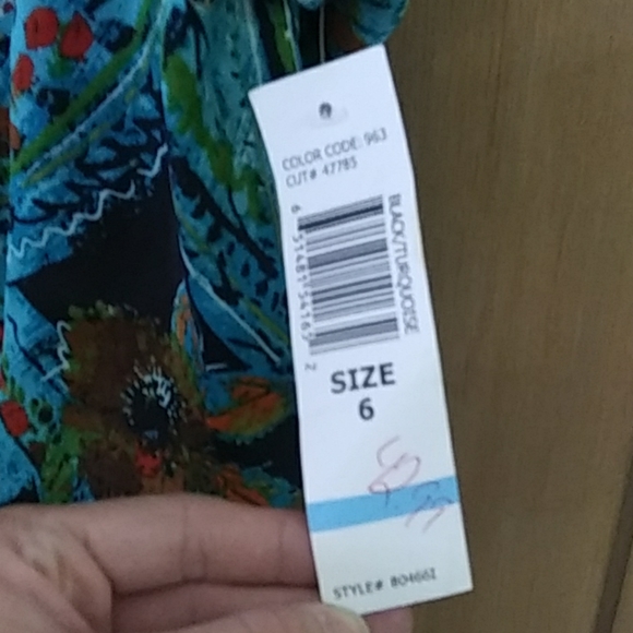 Dress - Picture 3 of 3